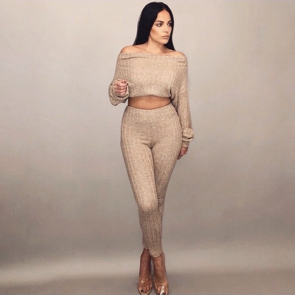 Nude Crop Set - Picture 1 of 2